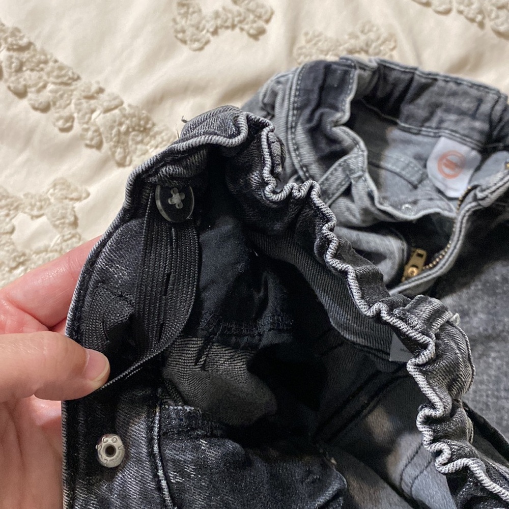 Wonder nation boy’s stonewashed distressed black jeans. Size 2T. - Picture 4 of 7